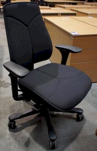 Kinnarps mid back office swivel Operators Chair, black